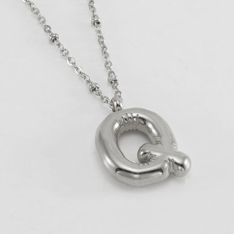 Collana con iniziale a palloncino
