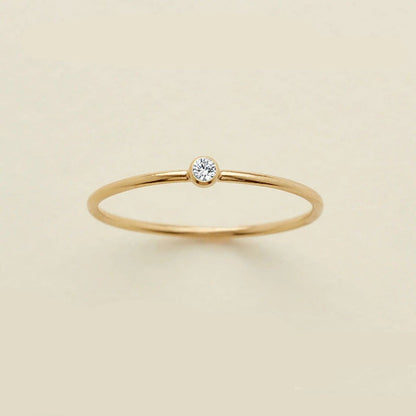 Anello delicato con pietra del mese