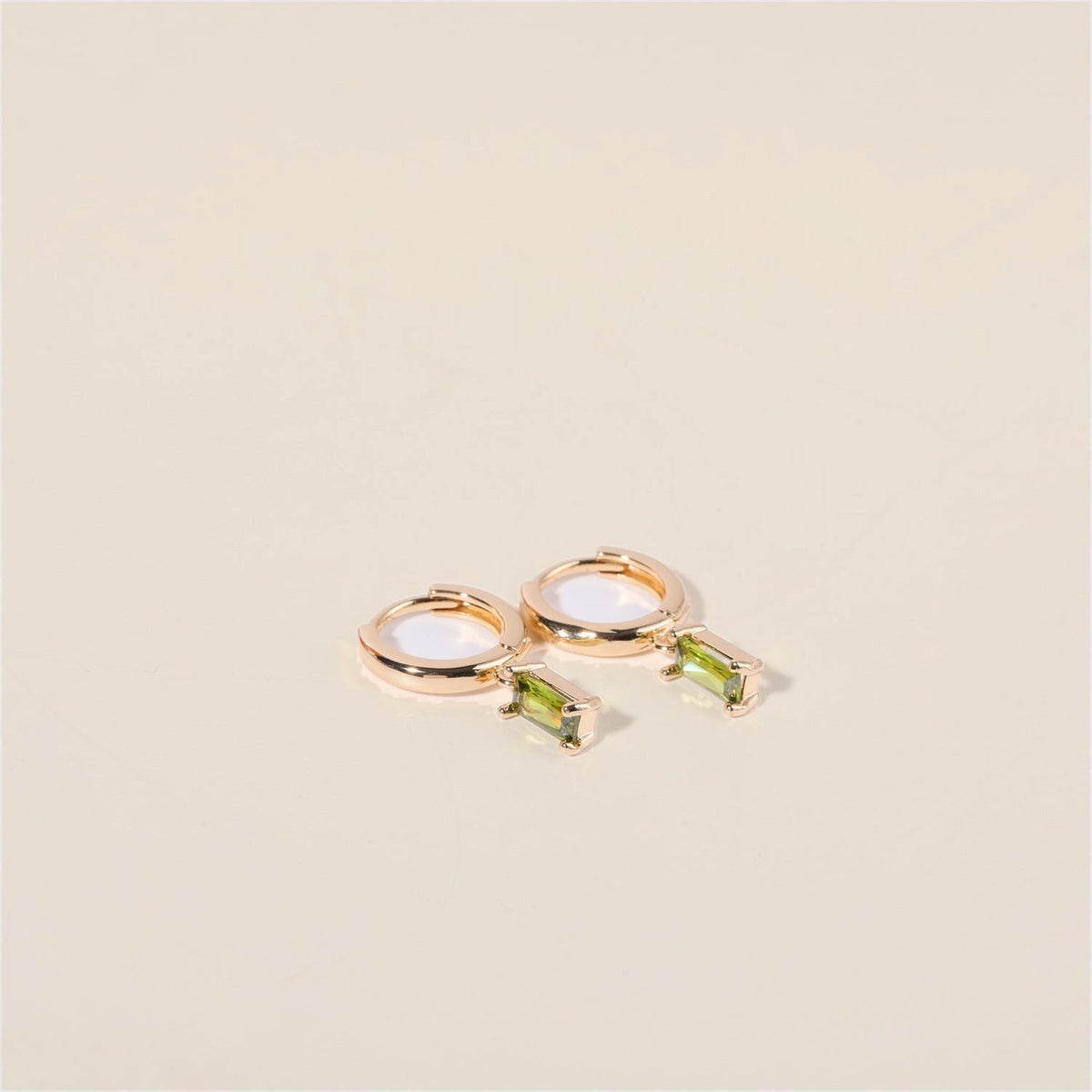 Bella Birthstone Huggies Orecchini