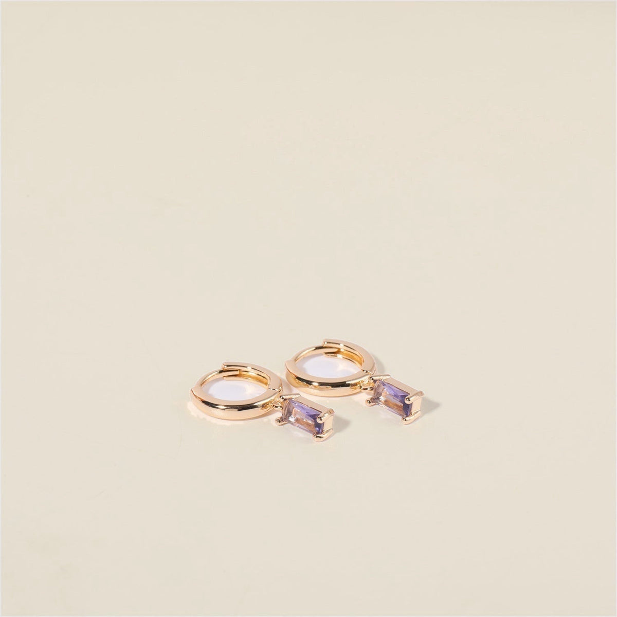 Bella Birthstone Huggies Orecchini