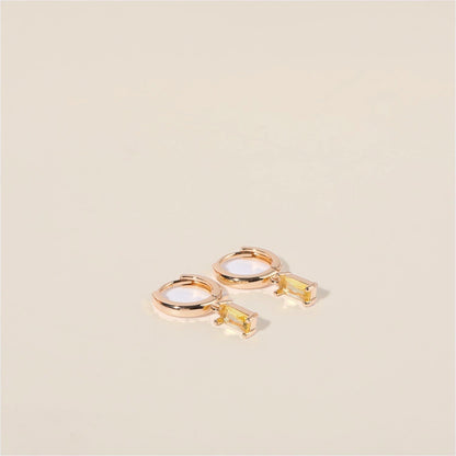 Bella Birthstone Huggies Orecchini