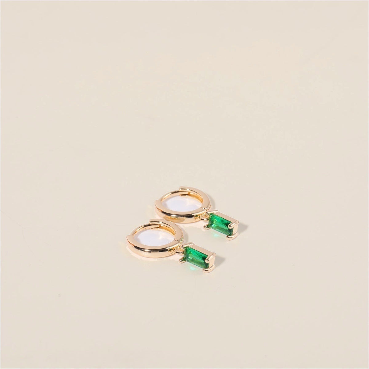 Bella Birthstone Huggies Orecchini