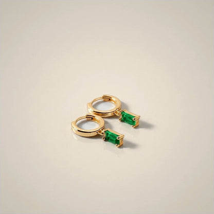 Bella Birthstone Huggies Orecchini
