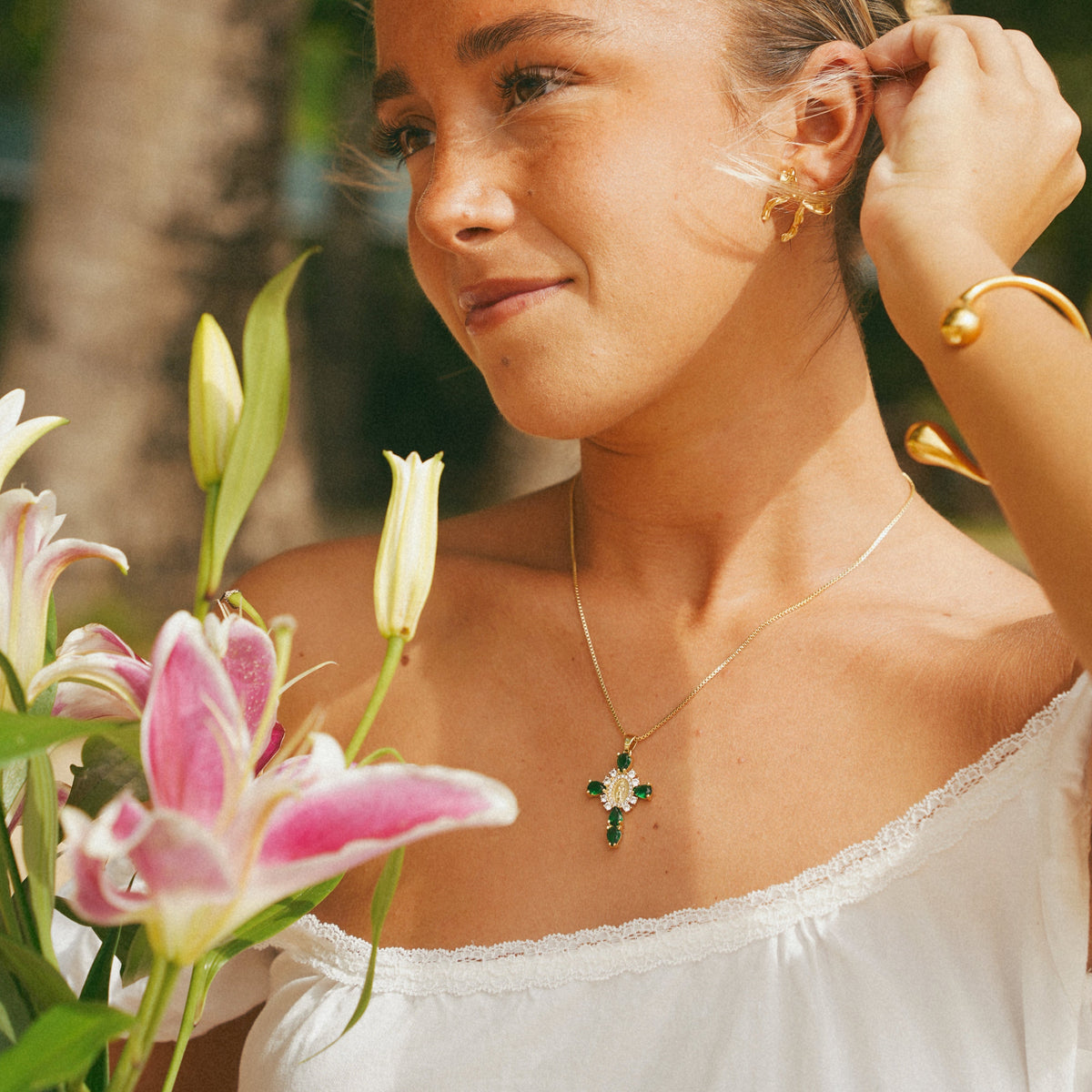 Valerie® Virgin Mary Croce Pendants (Set)